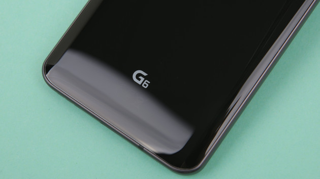 LG: Smartphone repair at MediaMarkt and Saturn