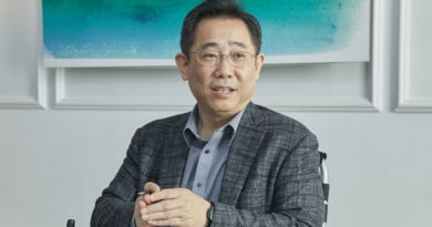 [Interview] “Galaxy Fold Provides a Completely New Way to Use a Smartphone”, EVP Eui-suk Chung